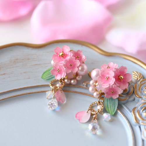 桜しゃらりん*bijouのピアス／イヤリング 花、ピンク、春、ギフト