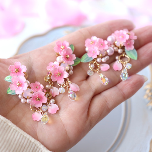 桜しゃらりん*bijouのピアス／イヤリング 花、ピンク、春