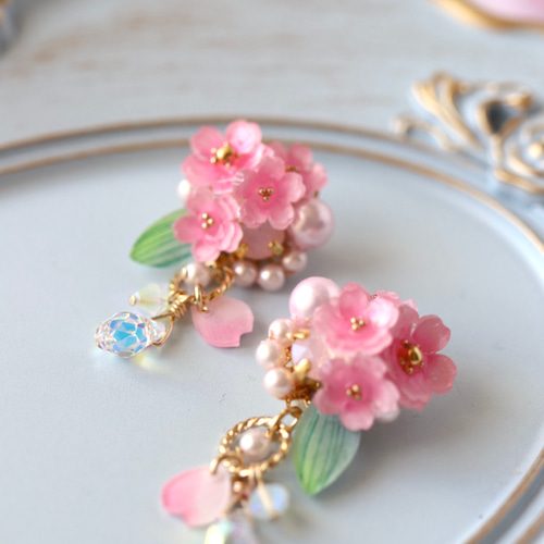 桜しゃらりん*bijouのピアス／イヤリング 花、ピンク、春、ギフト