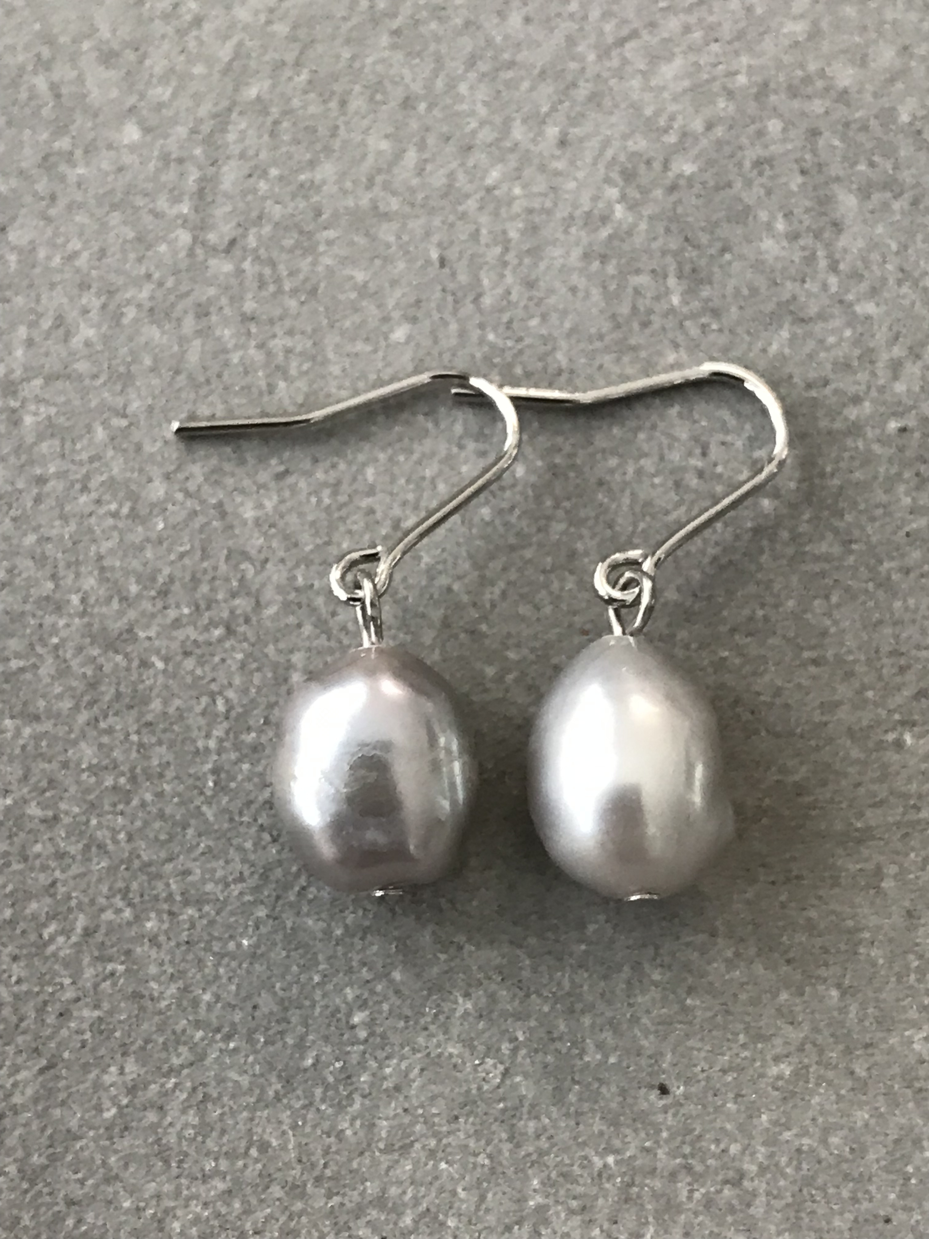 シルバーグレーの淡水パール♚ピアス/ノンホールピアス