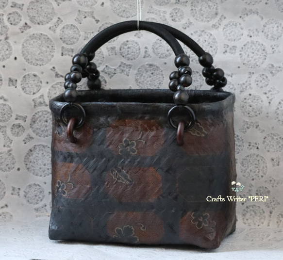 ⭐️新作⭐️大人シックな一閑張り⭐️本場泥大島紬唐花