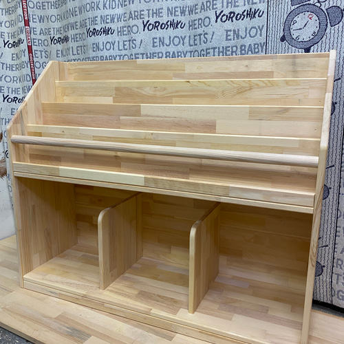 絵本棚、オーダーページ 本棚・絵本棚・マガジンラック 木工製作所