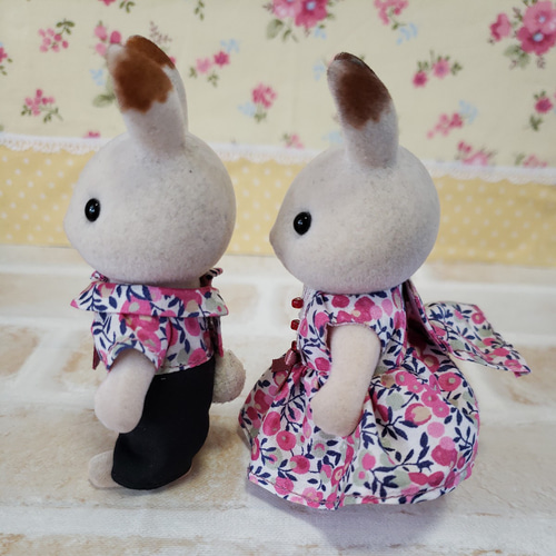 ハンドメイド シルバニアファミリーペア大人服 デートコーデ リバティ