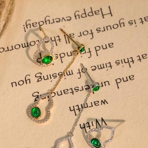 エメラルドアンバランスピアスk18 ピアス（スタッド・一粒） パール  