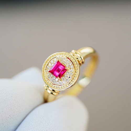 専用　K18 ルビー ダイヤモンドリング　ミァンマー産ルビー　18金　ダイヤ 専用 K18 ルビー ダイヤモンドリング ミァンマー産ルビー 18金 ダイヤ