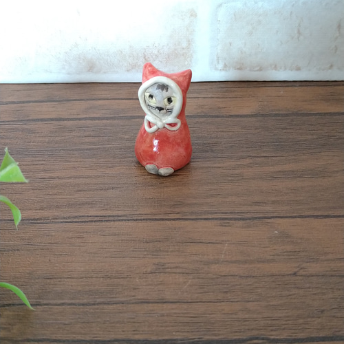 猫の形 陶器 置物 黒と赤 sen twin cats（猫のオブジェ）／2カラー