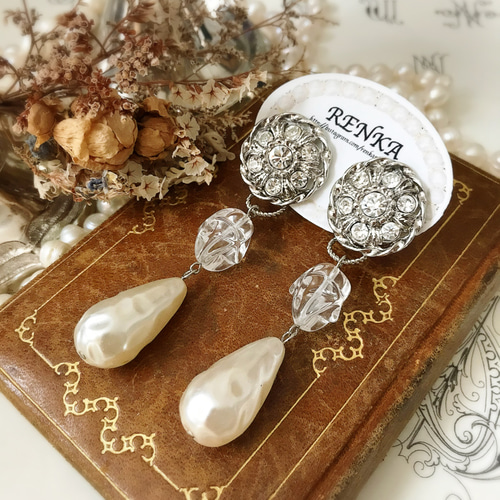 フランスヴィンテージ ボタン 2WAY イヤリング 白 ハンドメイド カメオ