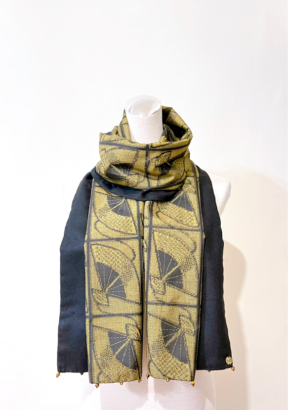 スカーフ No.332*Fanxiang* 純手作り アンティーク イエロー織り 日本の扇子 シルクステッチ ブラック ウール 5枚目の画像
