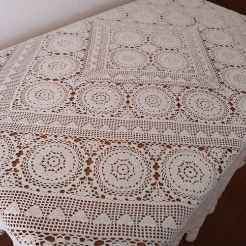 ☆お取り置き商品☆ ドイツの手仕事/優しいアイボリー色の手編みレース