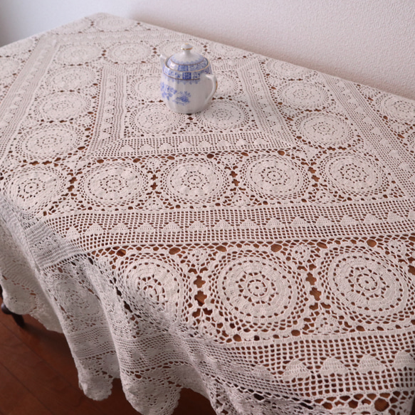 ☆お取り置き商品☆ ドイツの手仕事/優しいアイボリー色の手編みレース