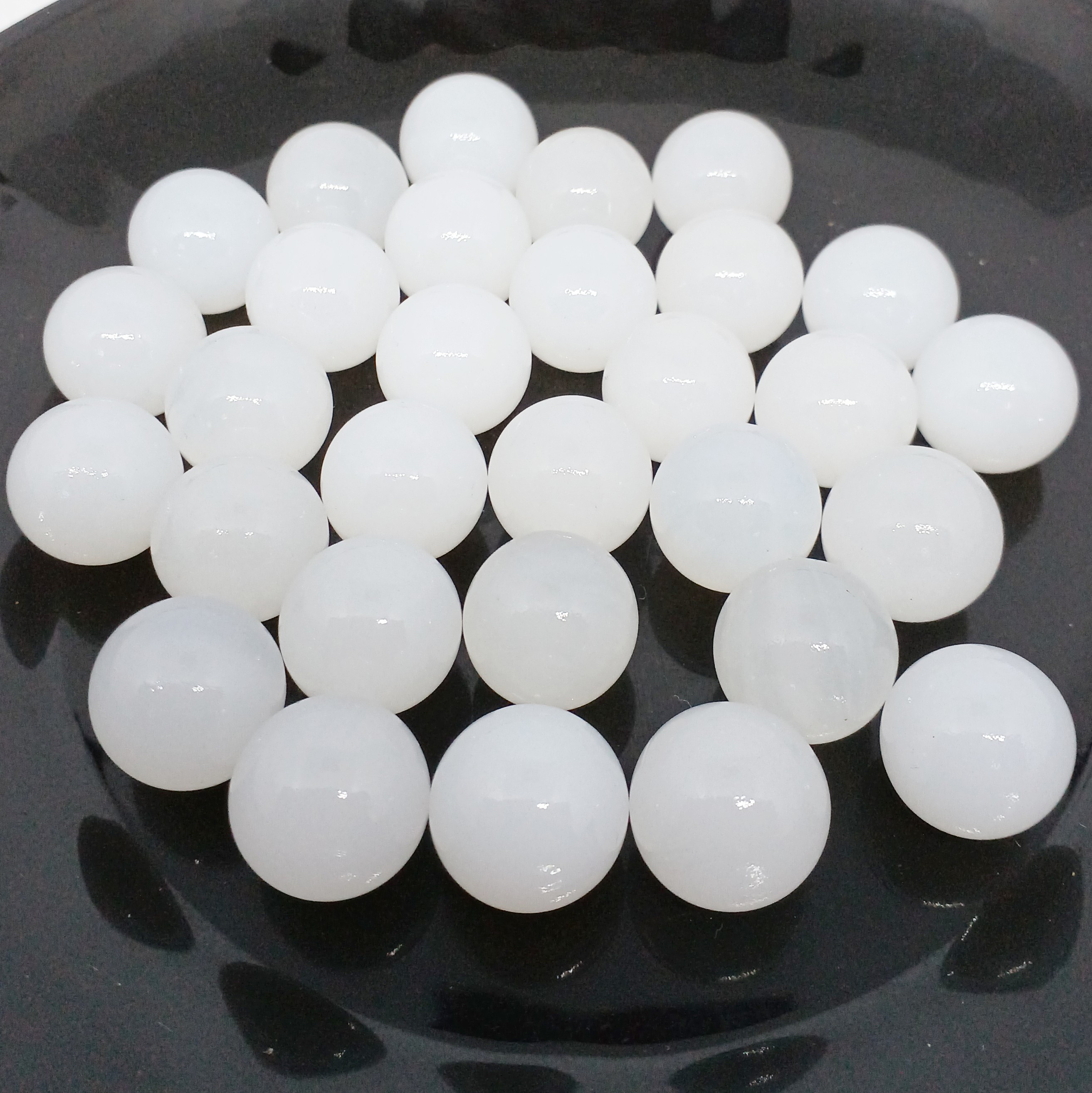 1000個 B級乳白色ガラス玉　25mm