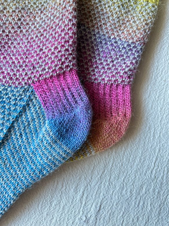 手編みの靴下  - rainbow × gray - 4枚目の画像