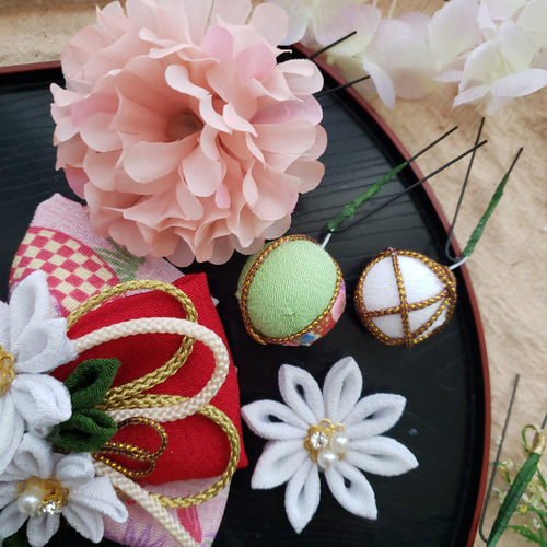 つまみ細工リボン髪飾り ちりめんボール 七五三 成人式 卒業式