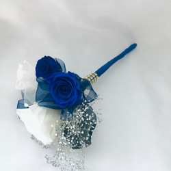 プリザーブドフラワー青と白薔薇のふんわり花束 8枚目の画像