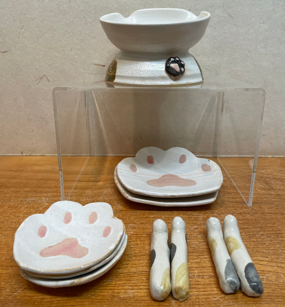 猫の1  (餌入れ、皿、箸置き)セット 1枚目の画像