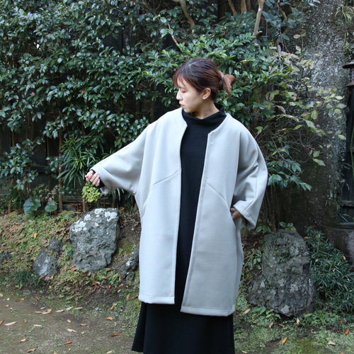 45R ウール 濃紺 フード付き ドルマンスリーブ ボタン無し ミドル丈コート 圧縮ウールのドルマンスリーブコート （黒）（紺）（グレージユ