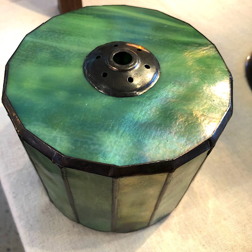 ステンドグラスランプ（オパールグリーンイリデセント ）ささ舟型鉄