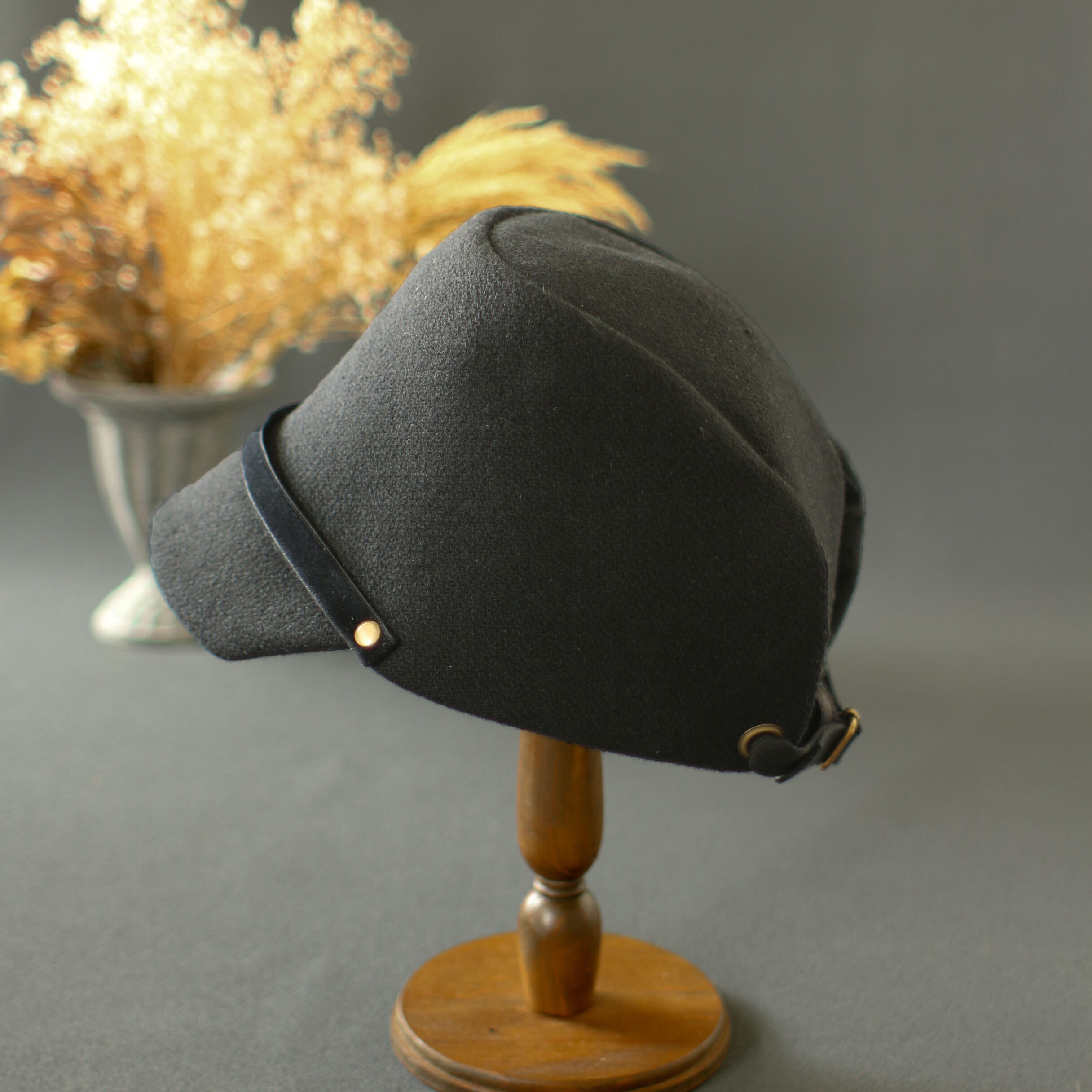 ◇在庫限り◇  ウールキャップ　レディース 【 ブラック 】冬の帽子