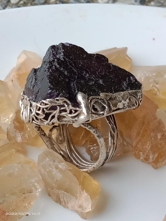 螢石金字塔原礦手工銀戒純銀戒指~ 「堡壘」~ Fluorite Mineral Silver Ring 第9張的照片