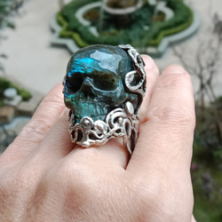 拉長石骷髏頭手工銀戒純銀戒指~「女王頭」 ~Labradorite Stone Skull Silver Ring 第3張的照片