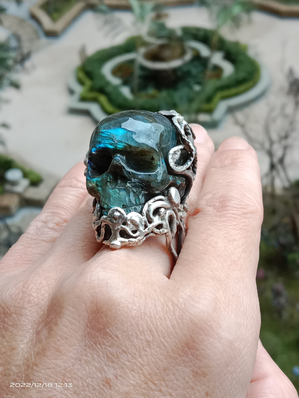 拉長石骷髏頭手工銀戒純銀戒指~「女王頭」 ~Labradorite Stone Skull Silver Ring 第3張的照片