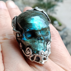 拉長石骷髏頭手工銀戒純銀戒指~「女王頭」 ~Labradorite Stone Skull Silver Ring 第15張的照片