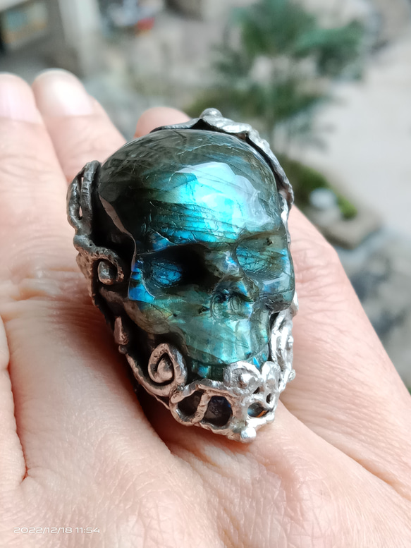 拉長石骷髏頭手工銀戒純銀戒指~「女王頭」 ~Labradorite Stone Skull Silver Ring 第15張的照片