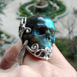 拉長石骷髏頭手工銀戒純銀戒指~「女王頭」 ~Labradorite Stone Skull Silver Ring 第2張的照片