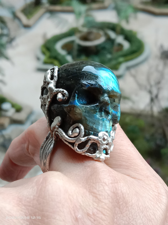 拉長石骷髏頭手工銀戒純銀戒指~「女王頭」 ~Labradorite Stone Skull Silver Ring 第2張的照片