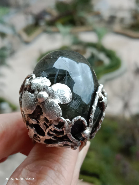 拉長石骷髏頭手工銀戒純銀戒指~「女王頭」 ~Labradorite Stone Skull Silver Ring 第12張的照片