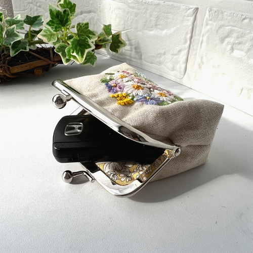 花束刺繍のがま口財布・ポーチ がま口 ルソラ 通販 15239074｜Creema