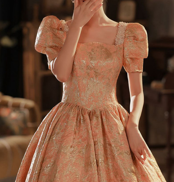 シャンパンレース刺繍ぺプラムドレス なぐ 