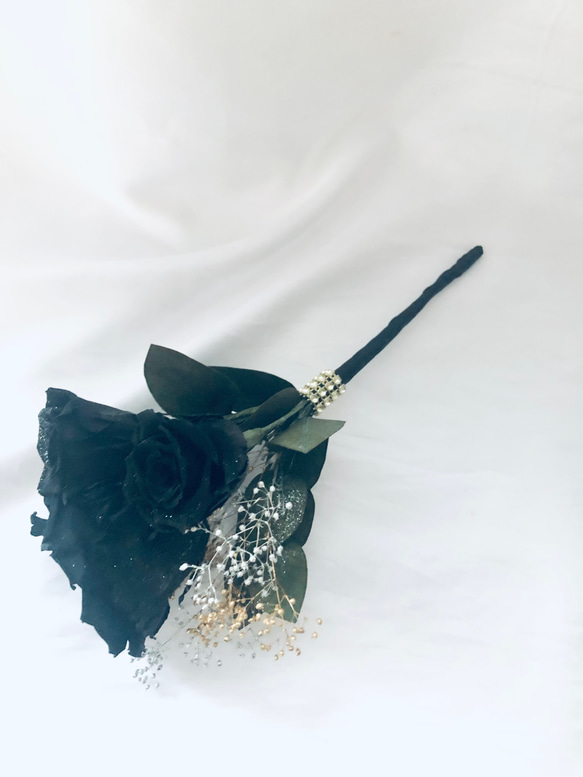 プリザーブドフラワー大輪の黒薔薇の深く美しい輝き/3輪ふんわり花束ラッピング 5枚目の画像