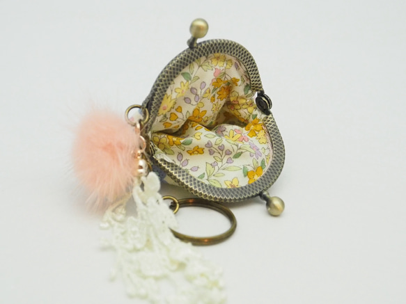 “Schnauzer Beads Embroidery / Clasp 5cm” Clasp Bag Charm 第3張的照片