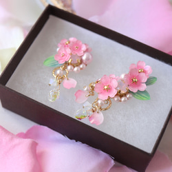 櫻花Shararin*bijou耳環/耳環（右耳）+耳夾（左耳）*反過來也可以！鮮花，禮物，粉紅色 第10張的照片