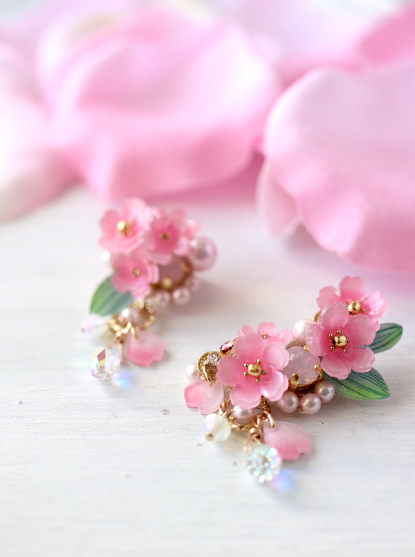 櫻花Shararin*bijou耳環/耳環（右耳）+耳夾（左耳）*反過來也可以！鮮花，禮物，粉紅色 第14張的照片