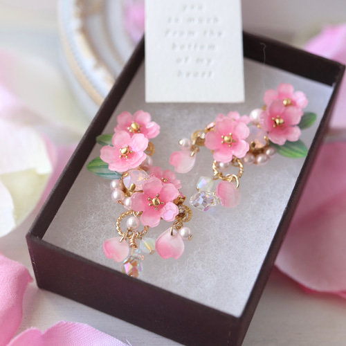 桜しゃらりん*bijouのイヤーカフ(両耳) 花、ギフト、ピンク、和装 