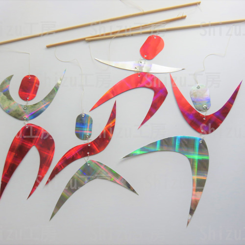 完成品】モンテッソーリ ダンサーモビール・赤（生後3ヶ月