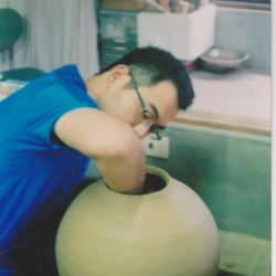 Keiji Kajiwara 藍釉木葉紋方形盤 陶瓷作品 個人陶藝家 第9張的照片