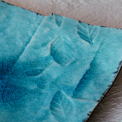 Keiji Kajiwara 藍釉木葉紋方形盤 陶瓷作品 個人陶藝家 第2張的照片