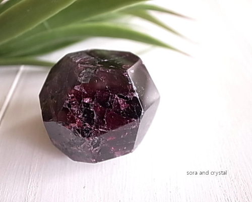 ガーネット インド産 90g 原石 天然石 天然石 宙とクリスタル 通販