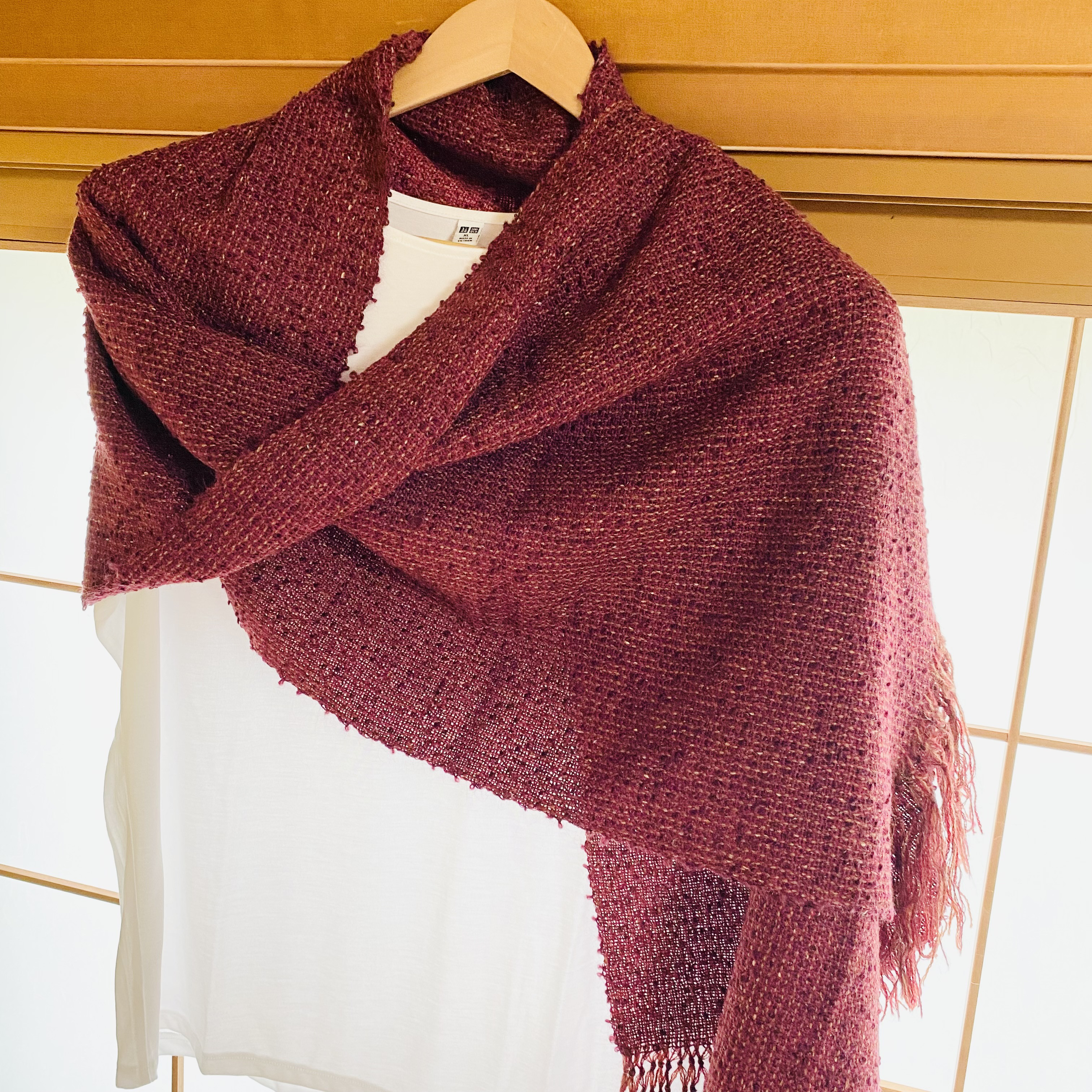 ストール　大判　赤　エンジ　茶　ウール糸　女性　手織り　チクチクしない