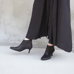 立即出貨★義大利 Bi Antiva 皮革製成的大氣成人短靴★黑色 第3張的照片
