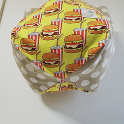 大きめころりんマルシェトートバッグ (ハンバーガー柄×ドット) 3枚目の画像
