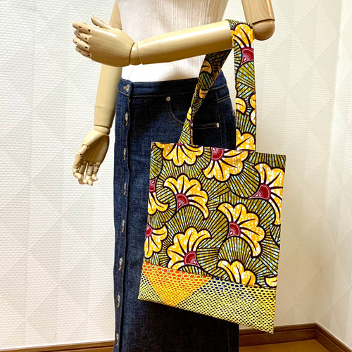 アフリカ布 余裕のA4ワイド カラフルエコバッグ 小さくたためて便利