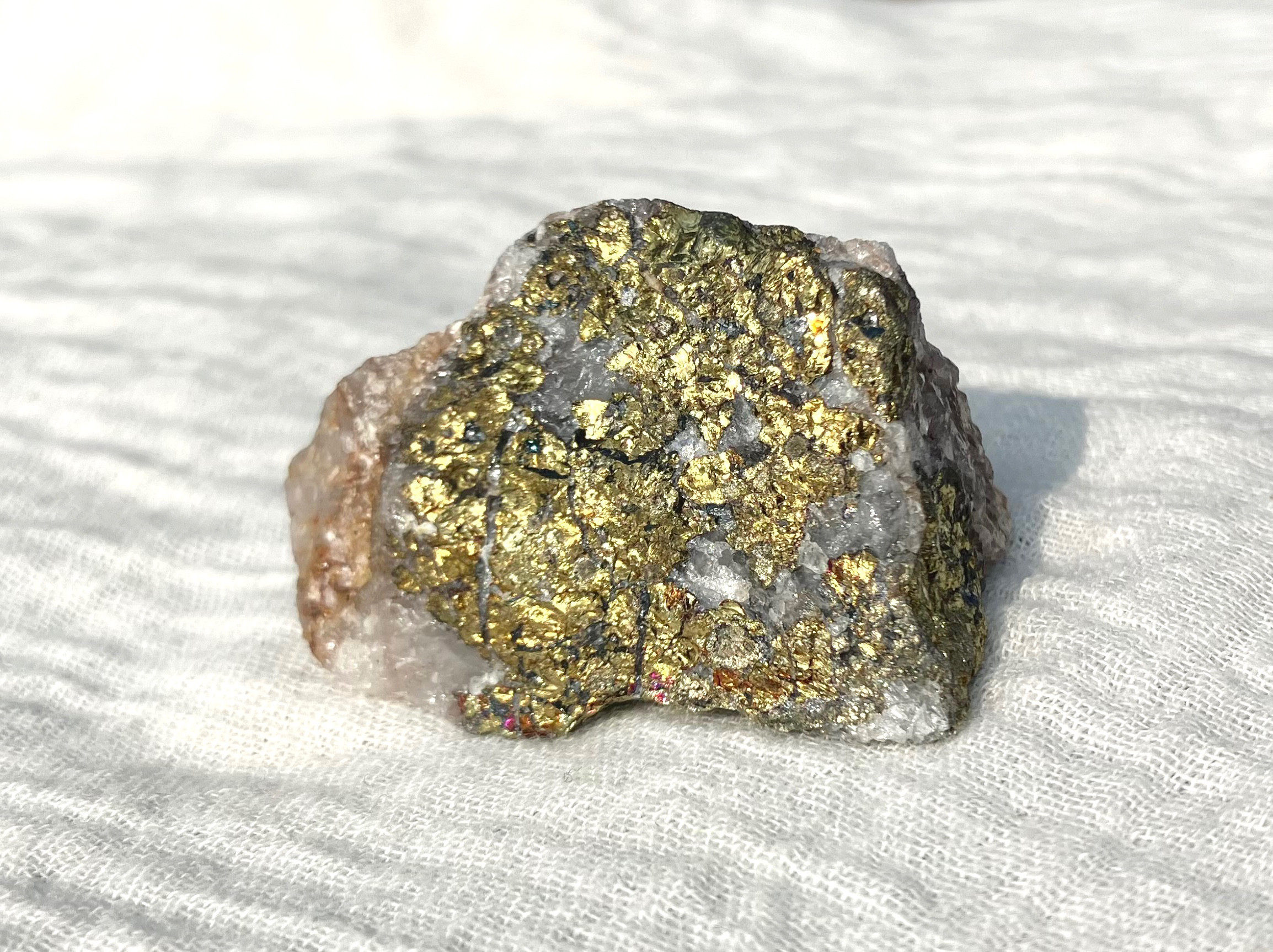 黄銅鉱　原石　チャルコパイライト