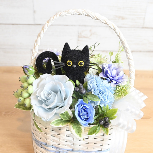プリザーブドフラワーバスケット　黒ネコ ピンク＆グリーン 花と猫【ブルー】プリザーブドフラワー 花 猫 ペット 母の日 お供え