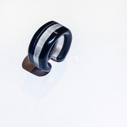 ［受注制作］削り出しガラス　イヤーカフN&B (指輪10号相当)　メンズ　レディース　カスタマイズ対応 3枚目の画像
