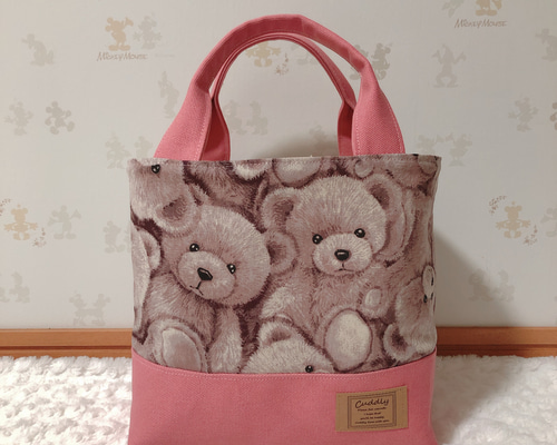 1439．可愛い テディベアだらけ柄 ランチバッグ くすみピンク お 