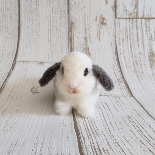 100%正規品 もふもふロップイヤーの♡うさぎちゃん♡ホワイト＆グレー 羊毛 ぬいぐるみ